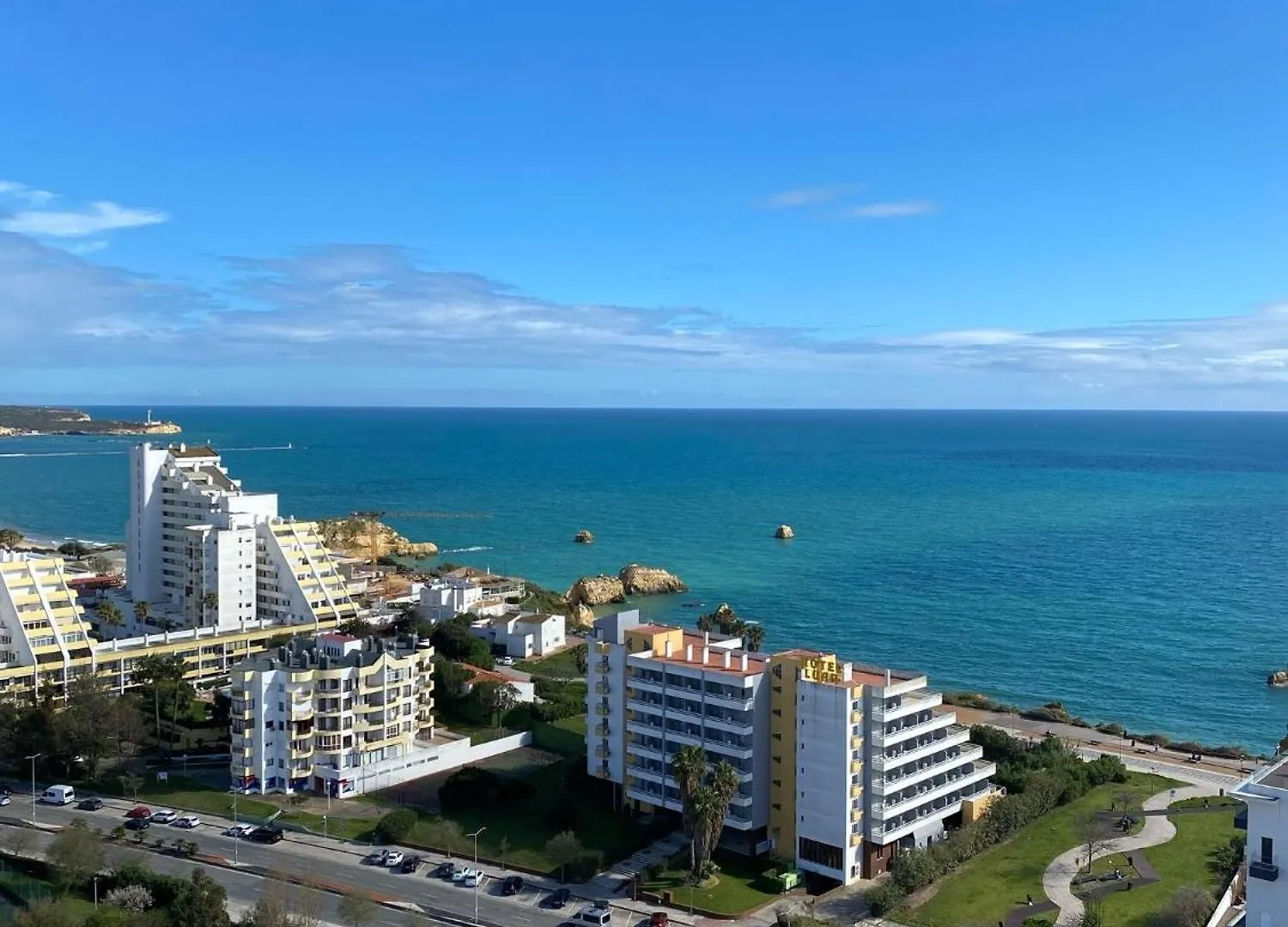 Sunrise Seaview Apartment 8 Floor - Torre Verde 3 Castelos location